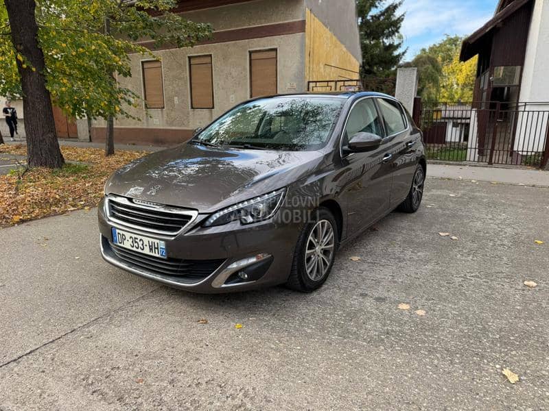 Peugeot 308 1.2b NOV