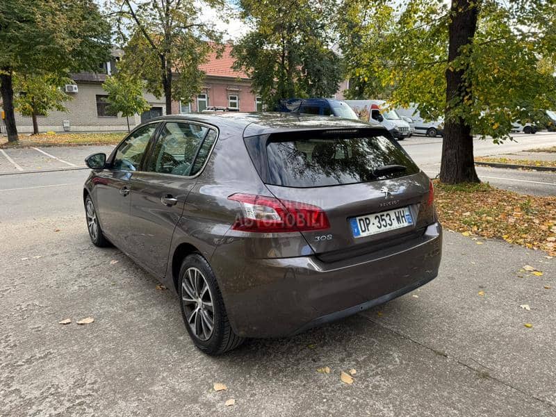 Peugeot 308 1.2b NOV
