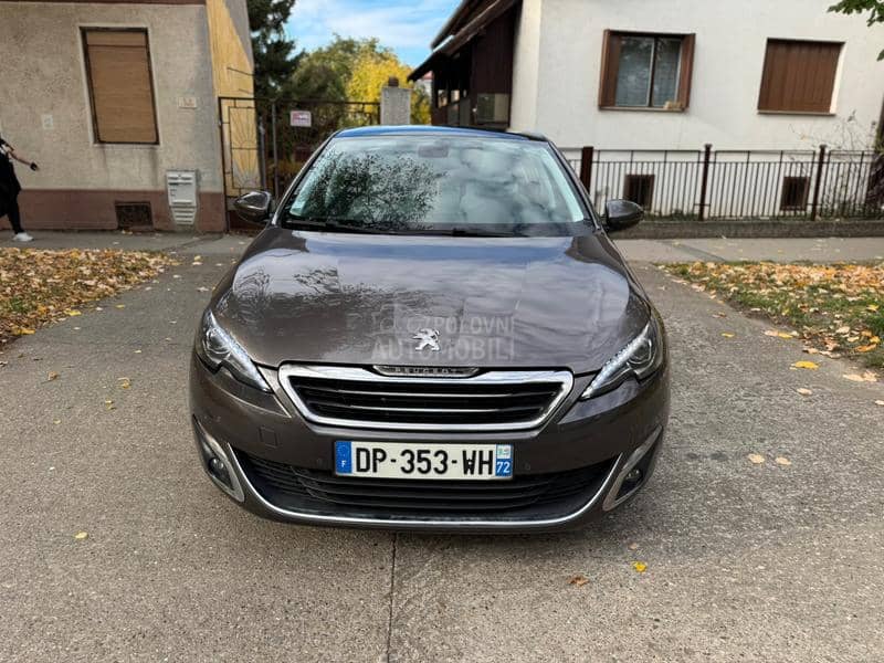 Peugeot 308 1.2b NOV