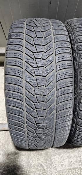 Hankook 235/45 R18 Zimska