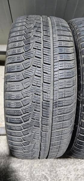 Hankook 205/55 R17 Zimska