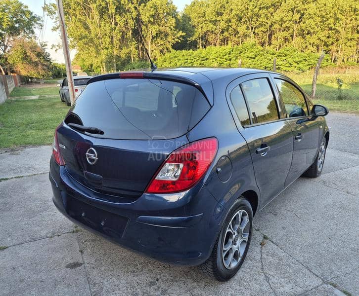 Opel Corsa D 1.2i. T.N.G