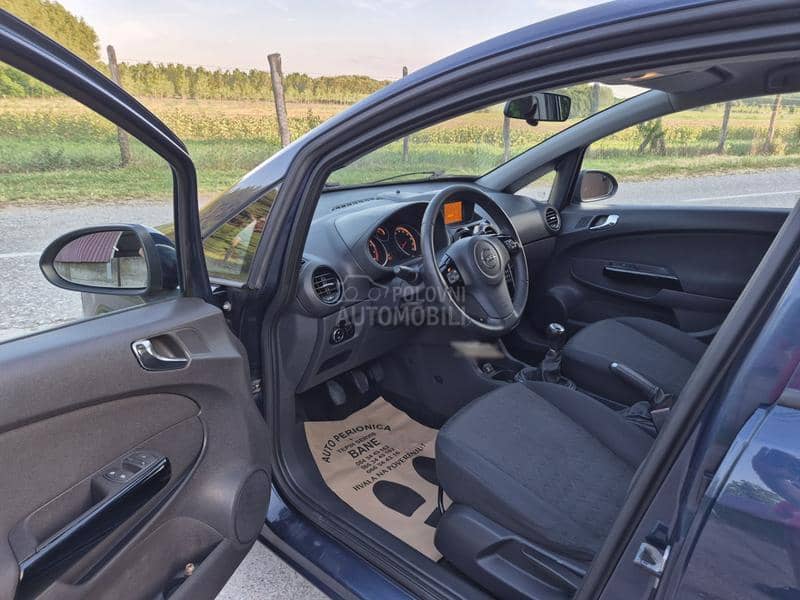 Opel Corsa D 1.2i. T.N.G