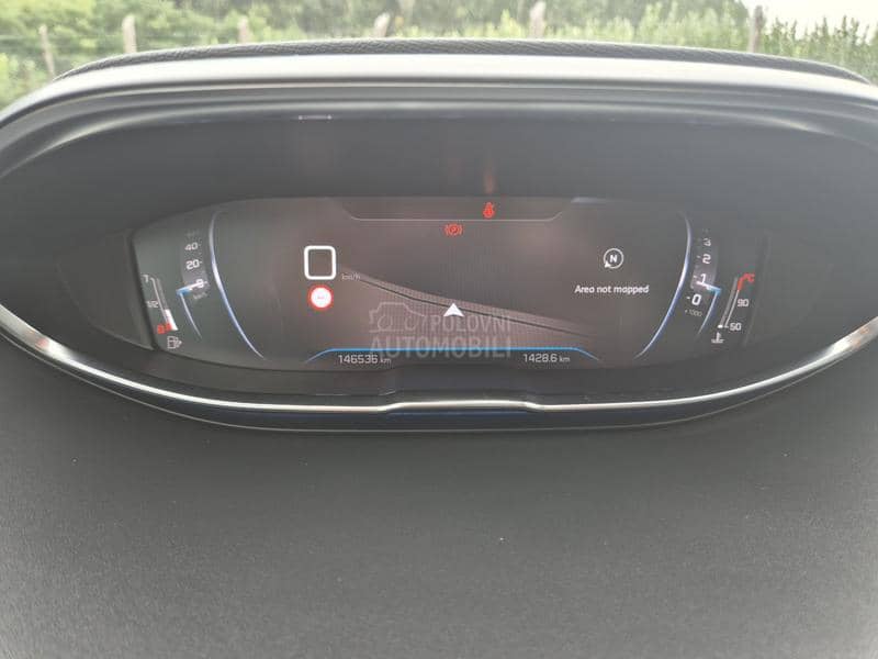 Peugeot 3008 1.5 HDI    ALLUR.E