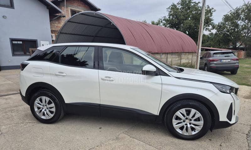 Peugeot 3008 1.5 HDI    ALLUR.E