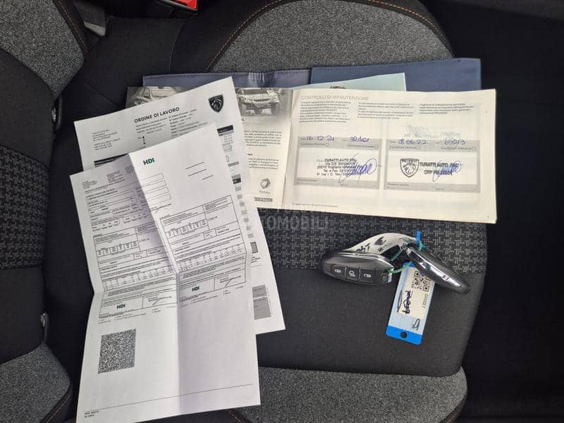 Peugeot 3008 1.5 HDI    ALLUR.E