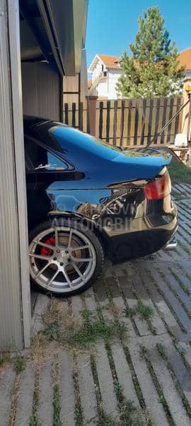 Audi A4 2.0 TDI 3xS line