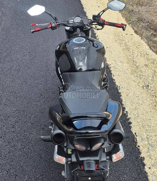 Suzuki GSR 600