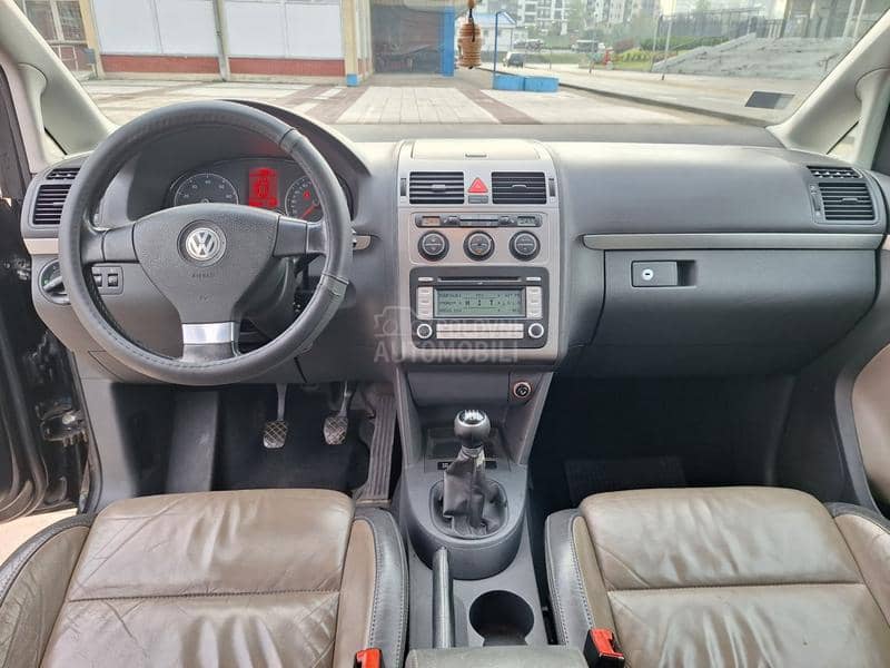 Volkswagen Touran 1.4 tsi