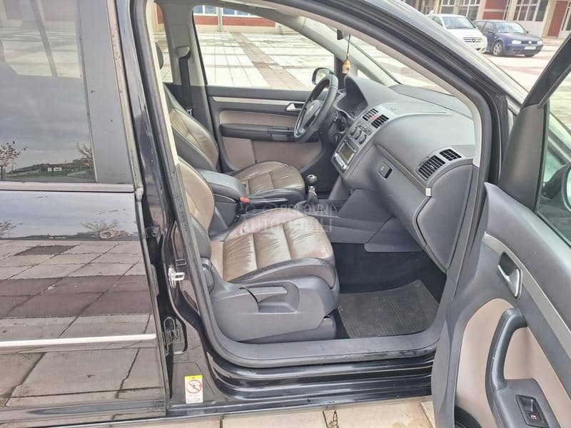 Volkswagen Touran 1.4 tsi
