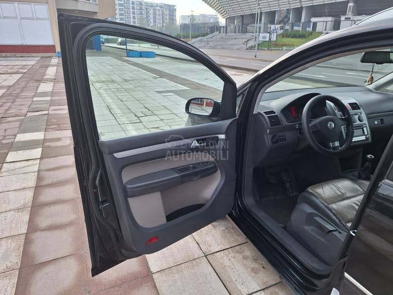 Volkswagen Touran 1.4 tsi