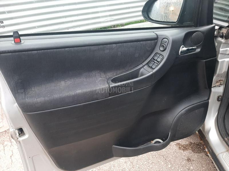 Opel Zafira 7 s e d. DTi 10.2026