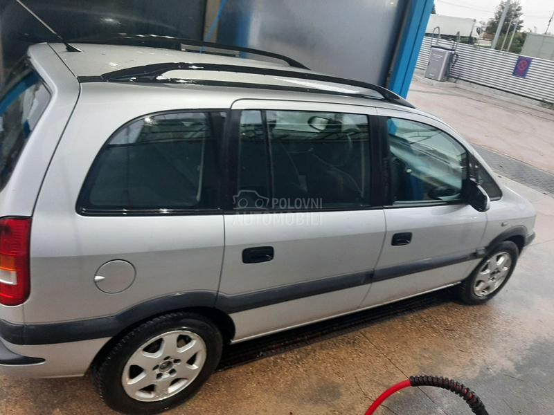 Opel Zafira 7 s e d. DTi 10.2026