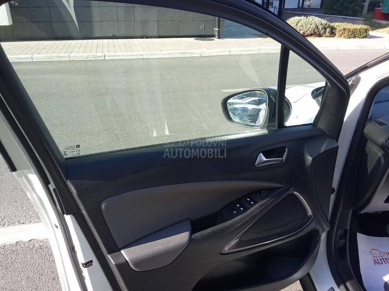 Opel Crossland X  CROSSOWER