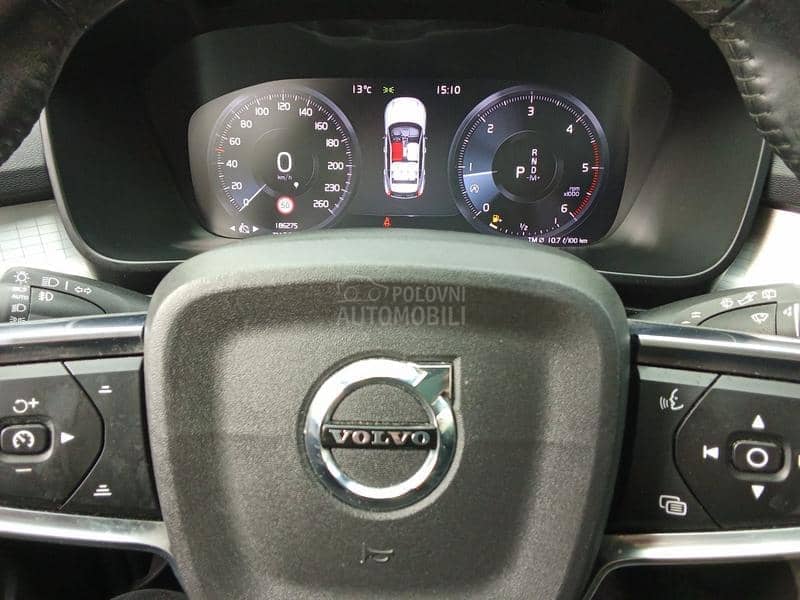 Volvo XC40 2,0D Black edit