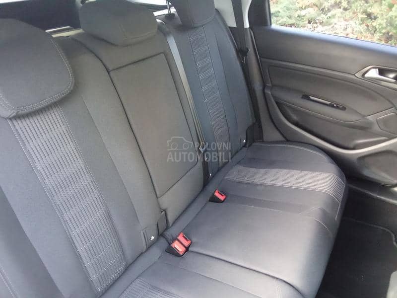 Peugeot 308 VIRTUAL ALLURE