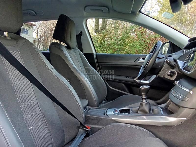 Peugeot 308 VIRTUAL ALLURE