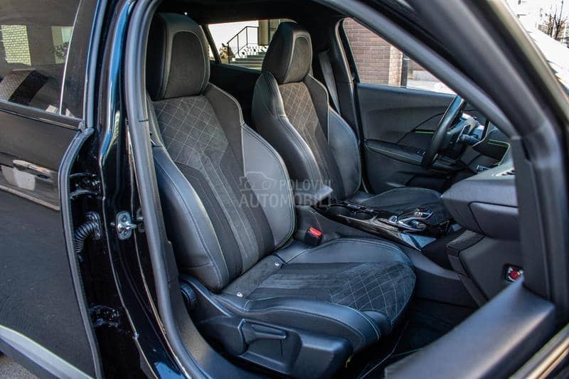 Peugeot 2008 GT LINE PANO