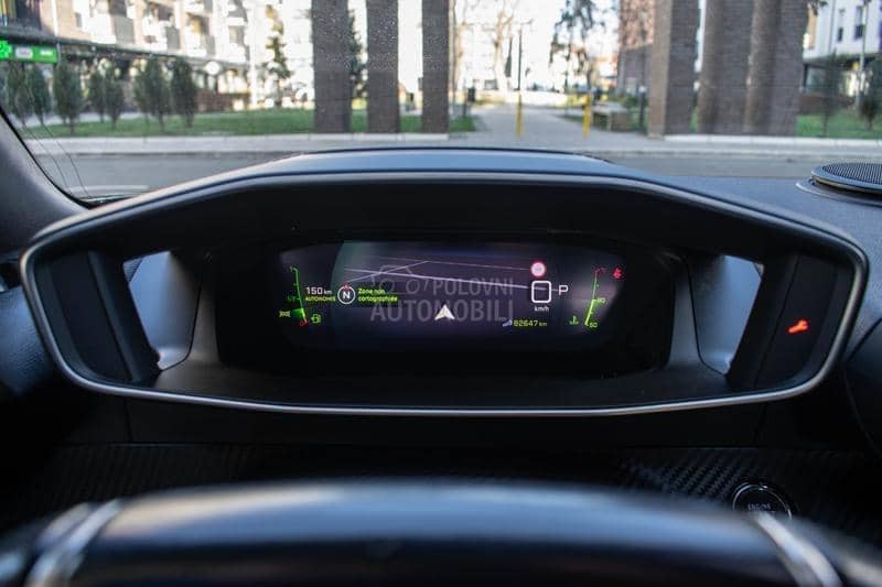 Peugeot 2008 GT LINE PANO