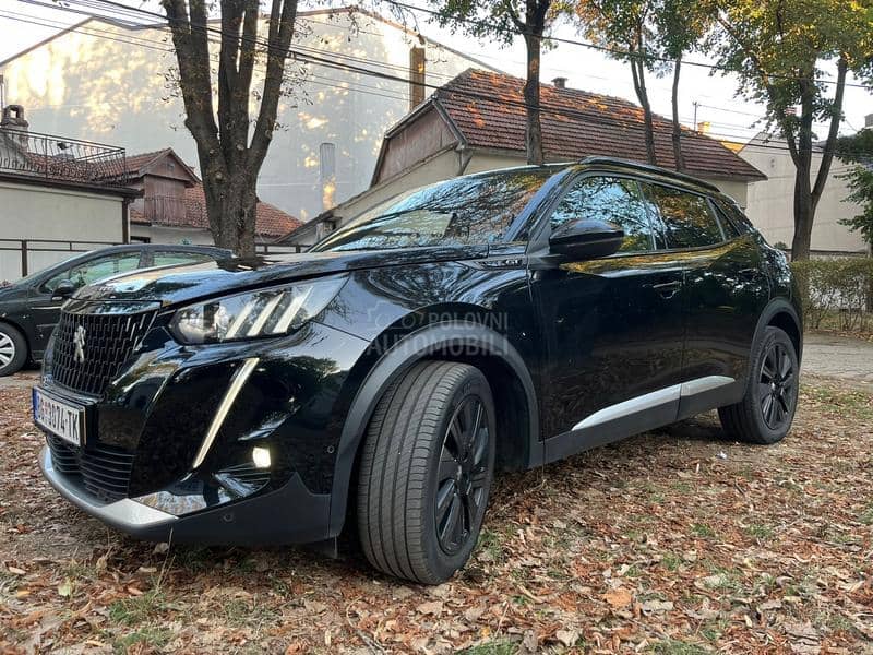 Peugeot 2008 GT LINE PANO