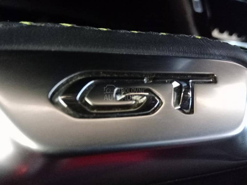 Peugeot 2008 GT LINE PANO