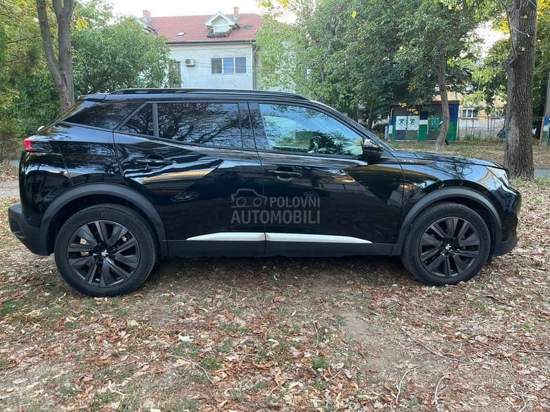 Peugeot 2008 GT LINE PANO