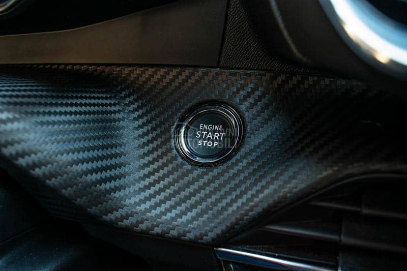 Peugeot 2008 GT LINE PANO