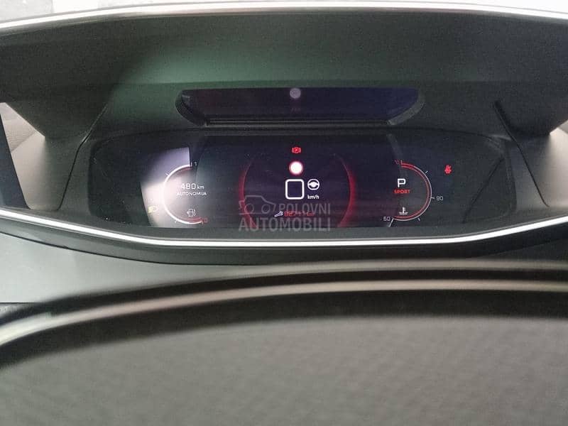 Peugeot 2008 GT LINE PANO