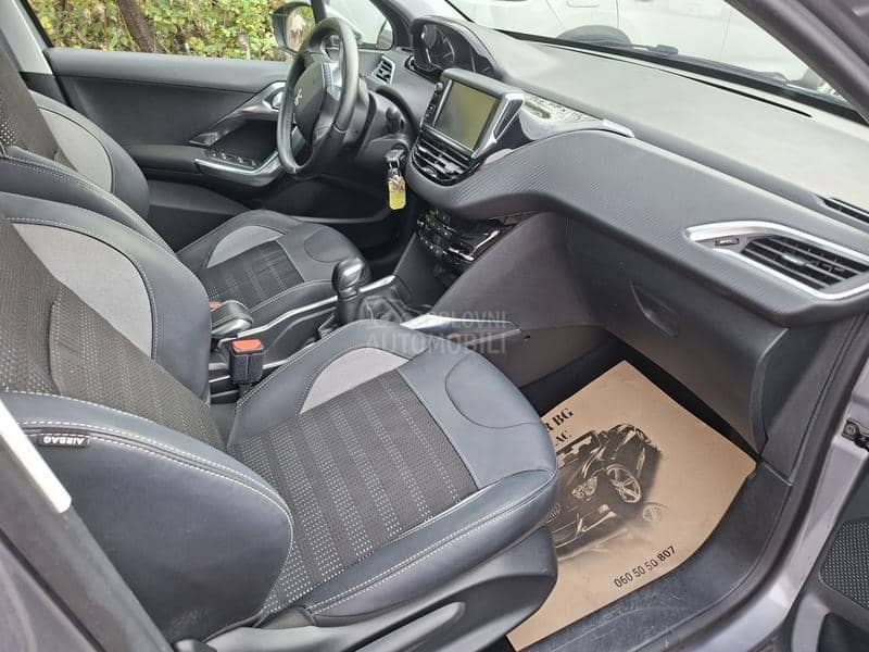 Peugeot 2008 1.2B,PAN/NAV/Servis