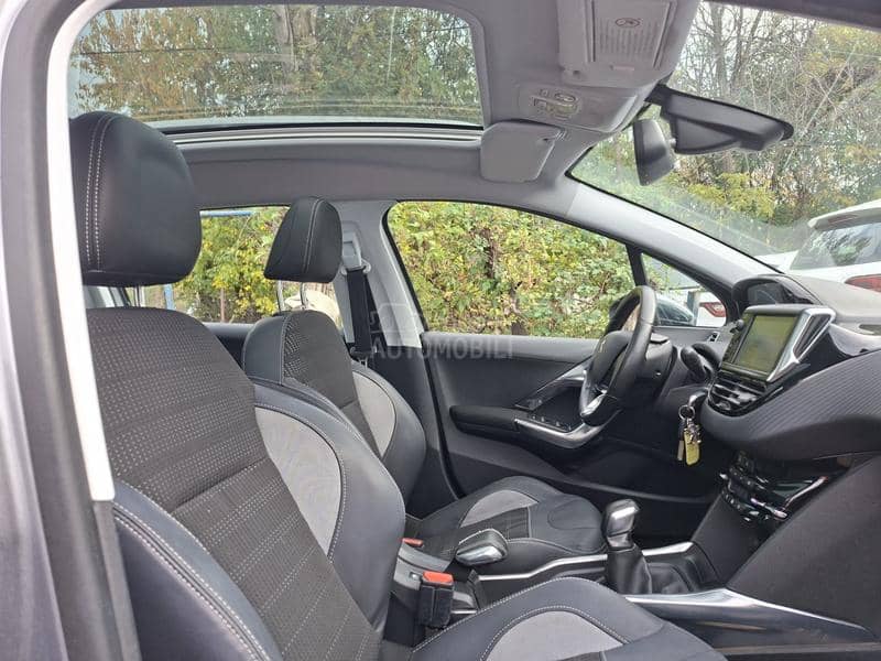 Peugeot 2008 1.2B,PAN/NAV/Servis