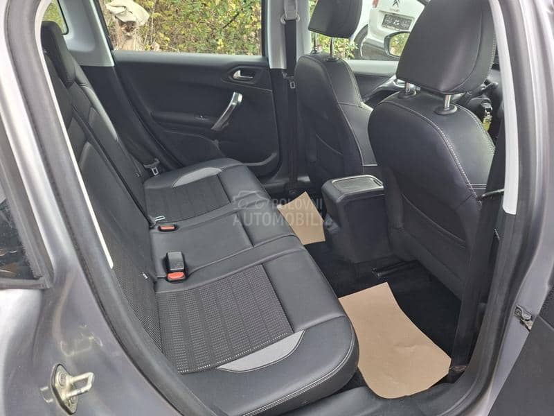 Peugeot 2008 1.2B,PAN/NAV/Servis