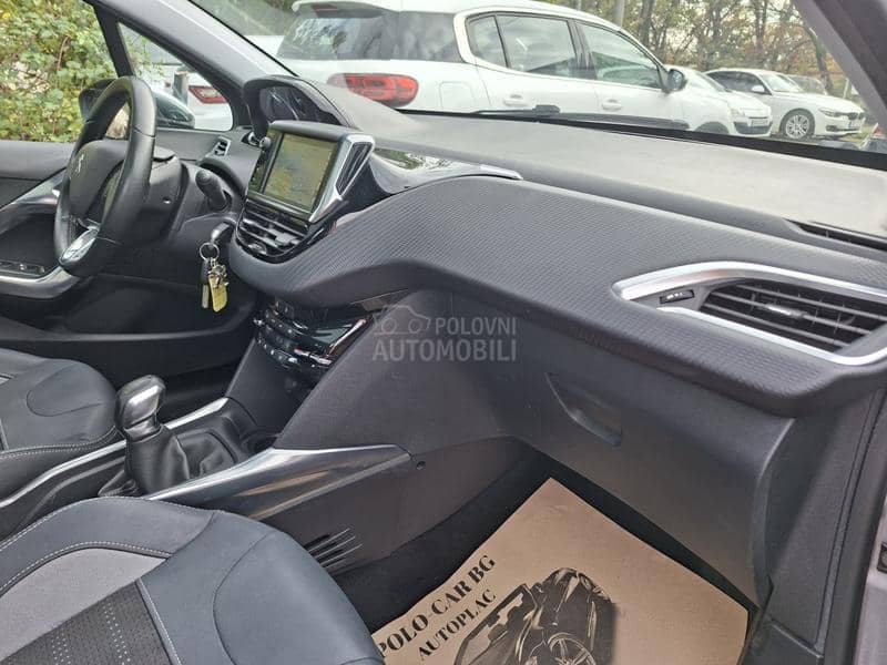 Peugeot 2008 1.2B,PAN/NAV/Servis