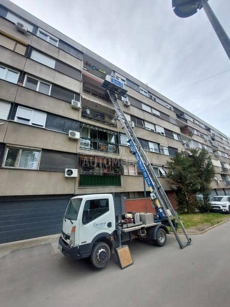 Nissan Lift dizalica 27m