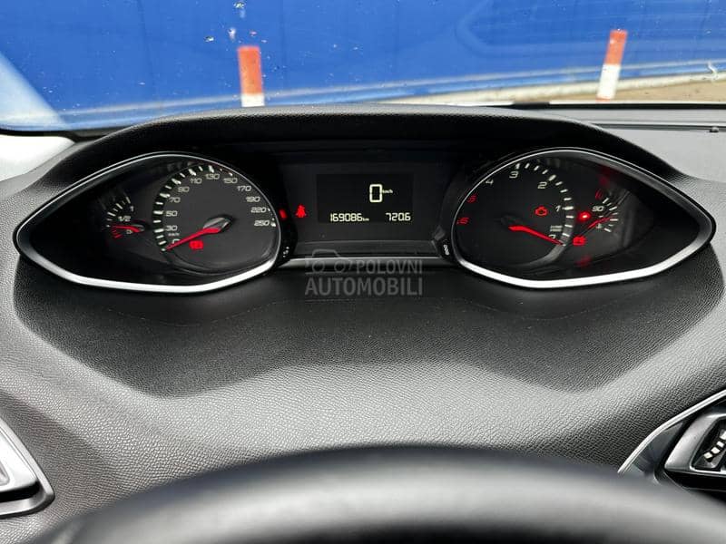 Peugeot 308 1.6 bluEhdi