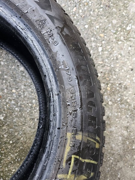Goodyear 175/65 R15 Zimska