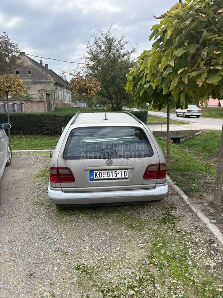Mercedes Benz E 220 pogrebno