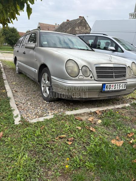 Mercedes Benz E 220 pogrebno