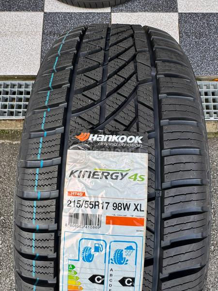 Hankook 215/55 R17 Zimska