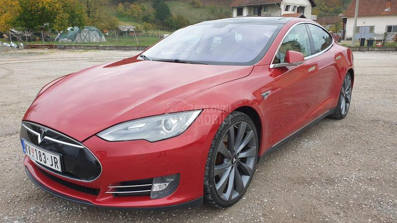 Tesla Model S 