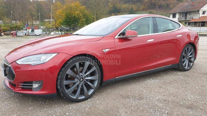 Tesla Model S 