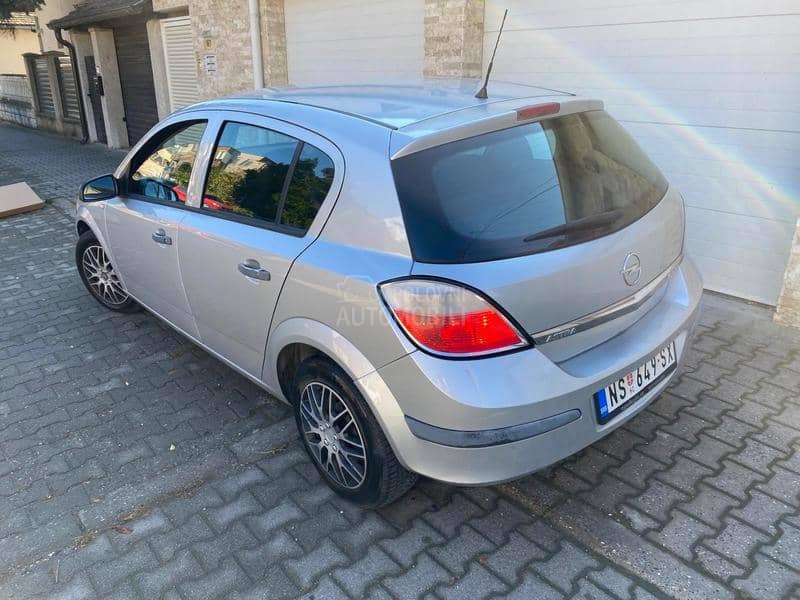 Opel Astra H 1.6 B.E.N.Z.77 K.W