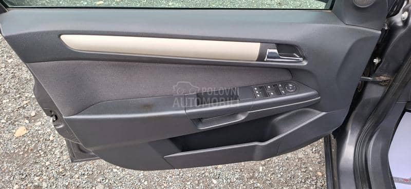 Opel Astra H 1.7 REZERVISA NO