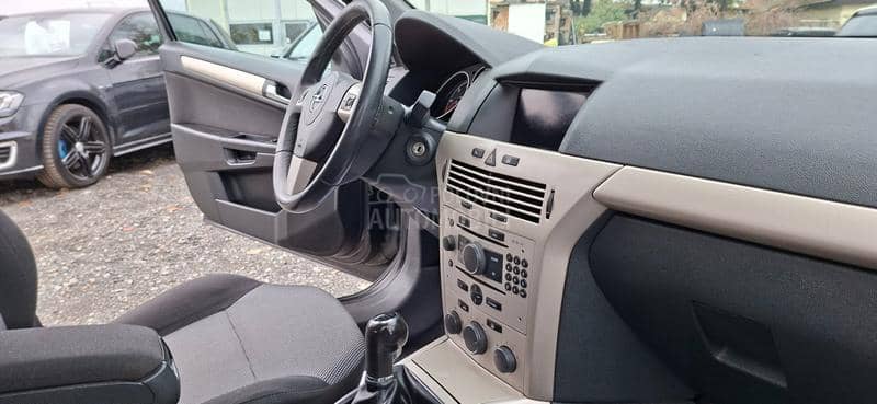 Opel Astra H 1.7 REZERVISA NO