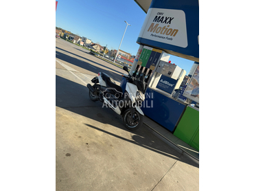 Yamaha X Max 250