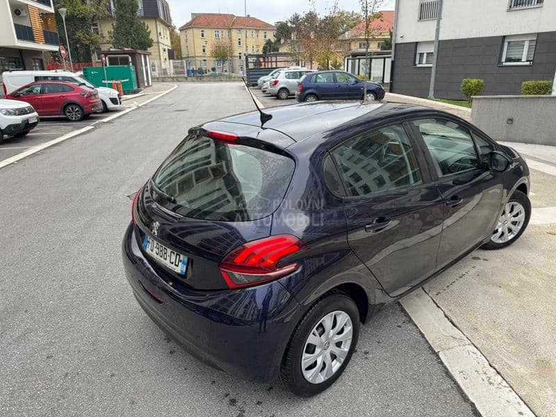 Peugeot 208 BlueHdi 6brz