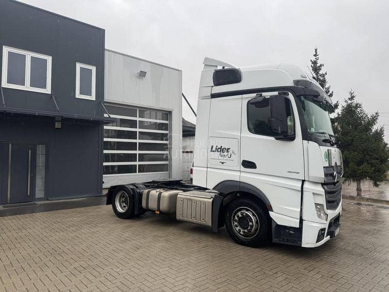 Mercedes Benz 1845 LowLiner