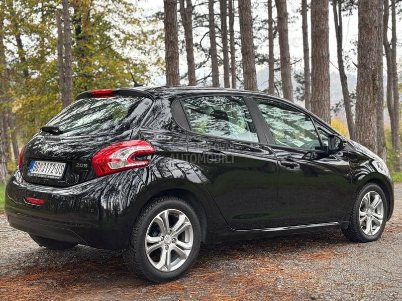 Peugeot 208 JE FABRICKO STANJE