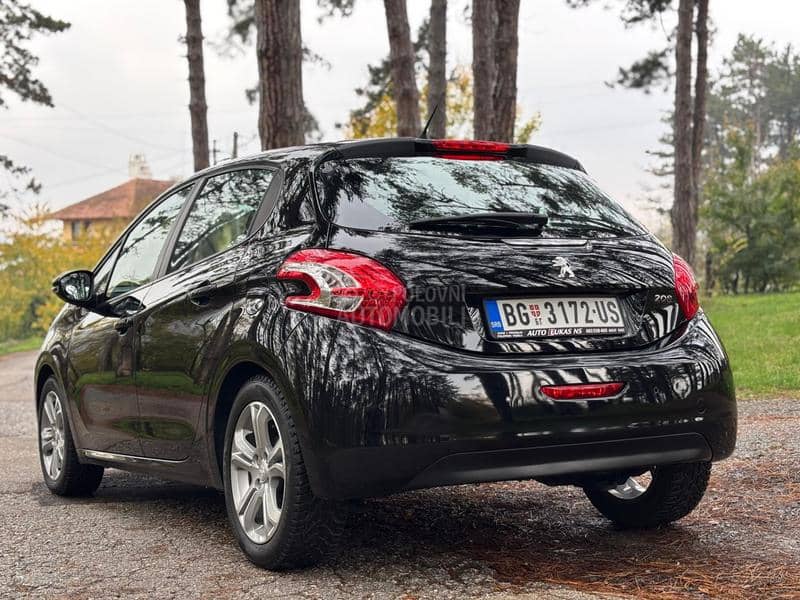 Peugeot 208 JE FABRICKO STANJE