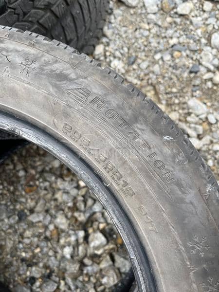 Dunlop 205/55 R16 Zimska