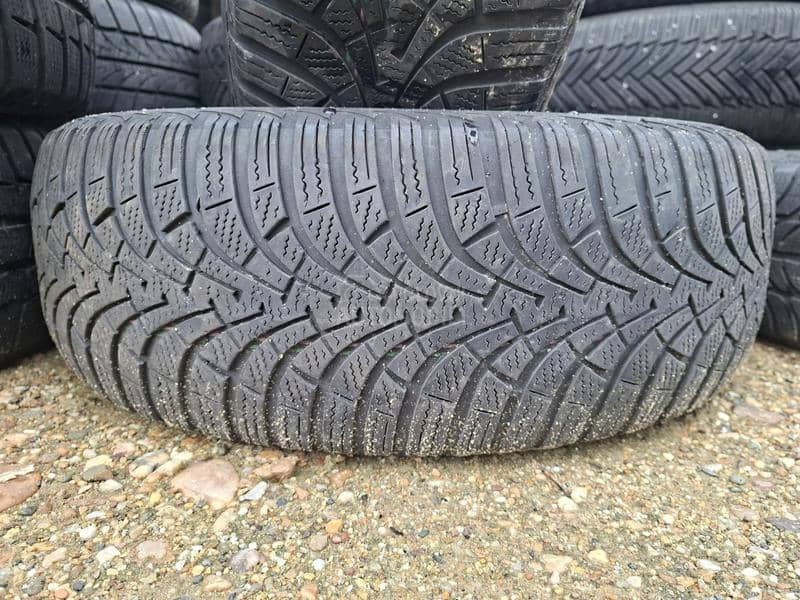 Goodyear 205/60 R16 Zimska